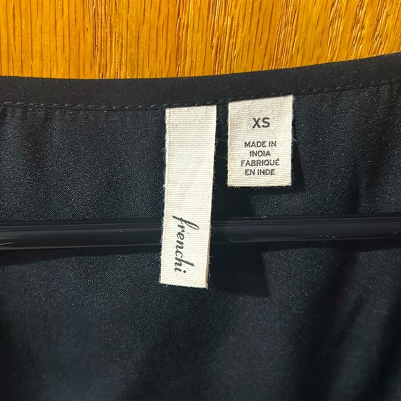 Black women’s xsmall elastic waist dress. Pockets on sides. Lined top & bottom. - Picture 2 of 6